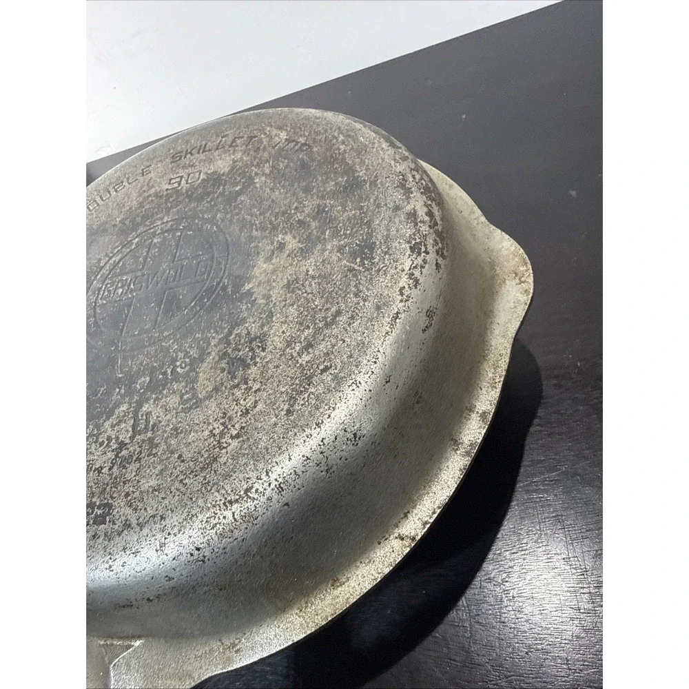 Vintage Griswold #90 Cast Iron DOUBLE SKILLET 1021 & 1022 Erie PAT. Original